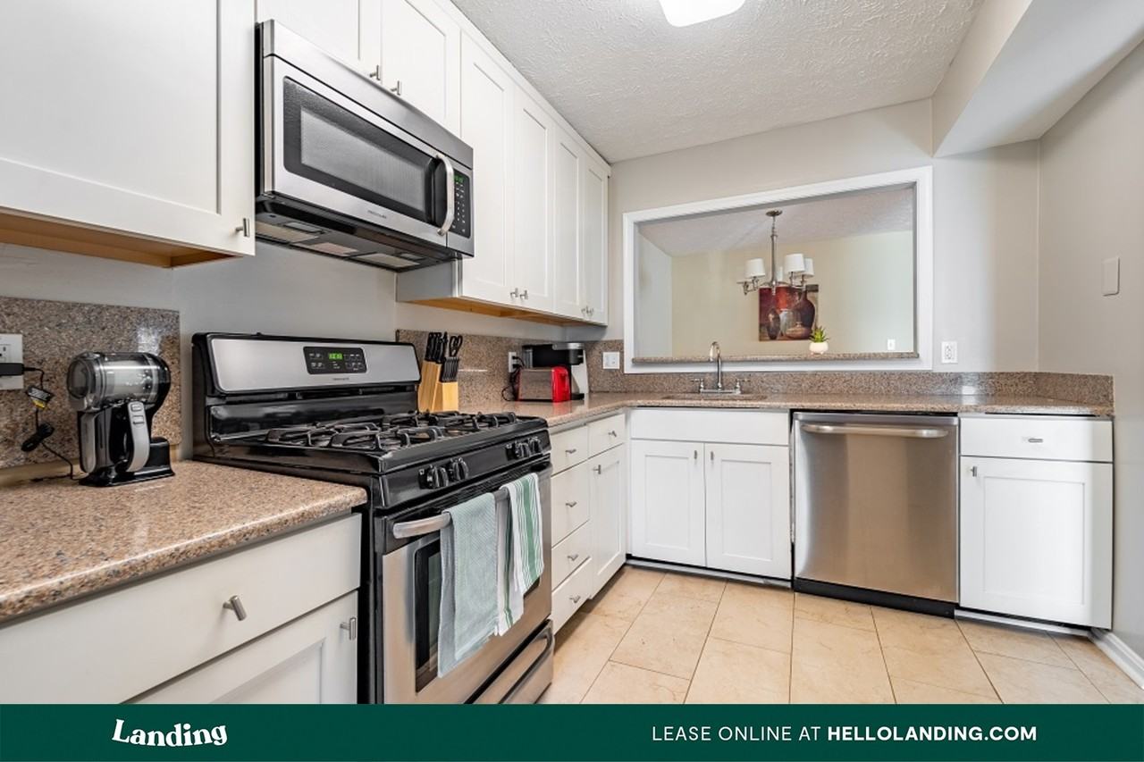 7752 Willow Point Dr #7752 - Photo 2 of 14