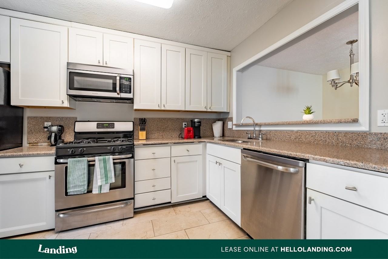 7752 Willow Point Dr #7752 - Photo 3 of 14