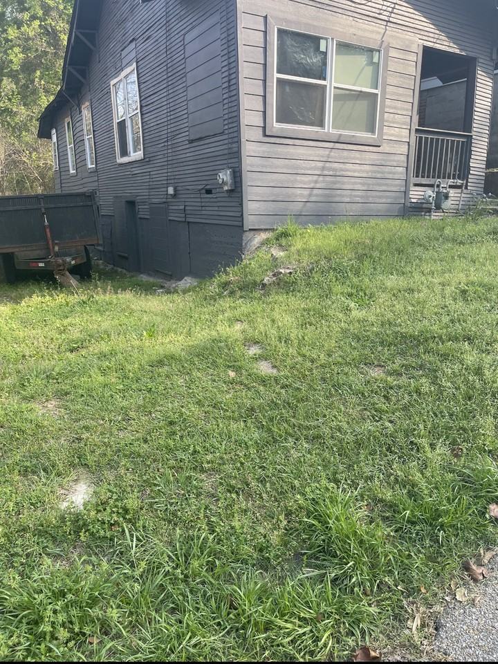 3010 11th St - Photo 2 of 3