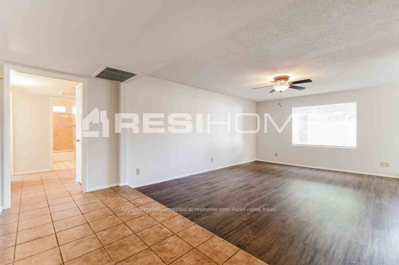 3620 W Beverly Ln - Photo 3 of 18