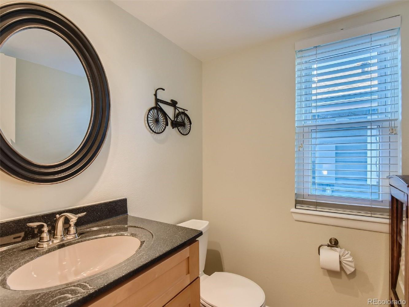 7908 S Roslyn Way - Photo 3 of 16