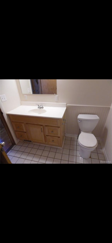 9121 Hugh St - Photo 2 of 15