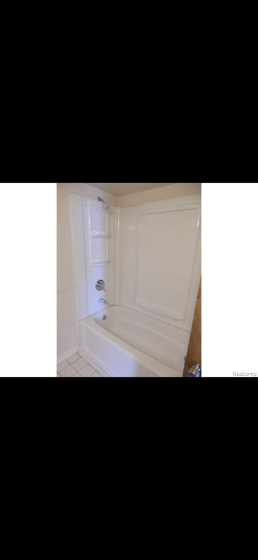 9121 Hugh St - Photo 3 of 15