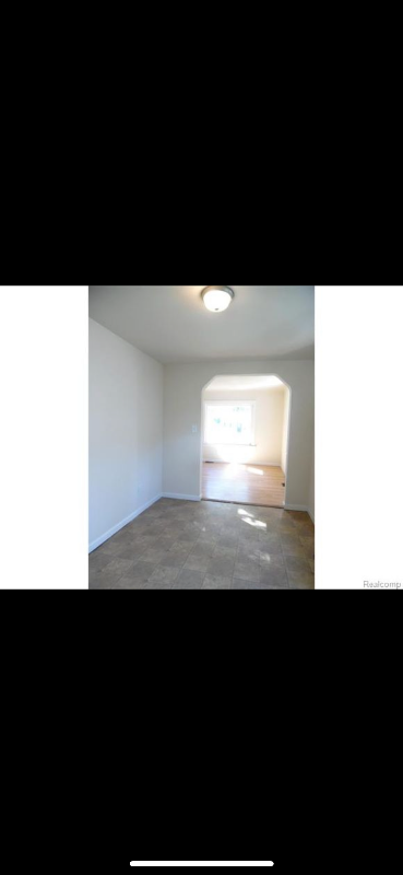 9121 Hugh St - Photo 7 of 15