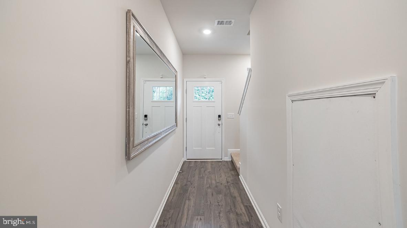 35 Nelsons Way - Photo 3 of 11