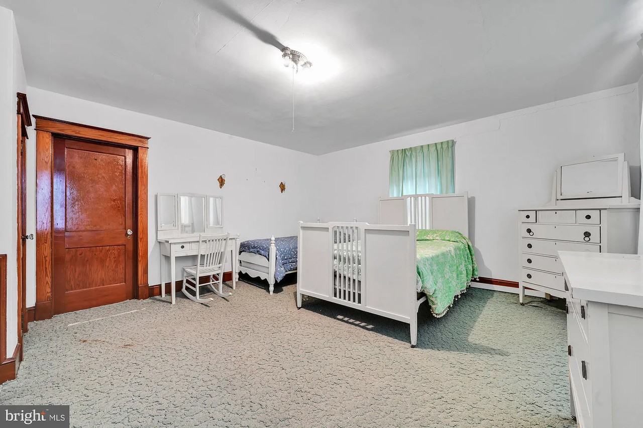 21 Water Street - Photo 4 of 8