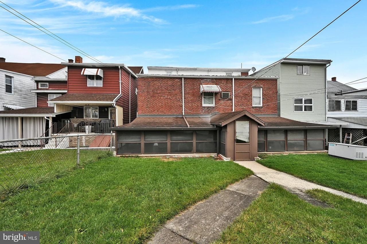 21 Water Street - Photo 2 of 8