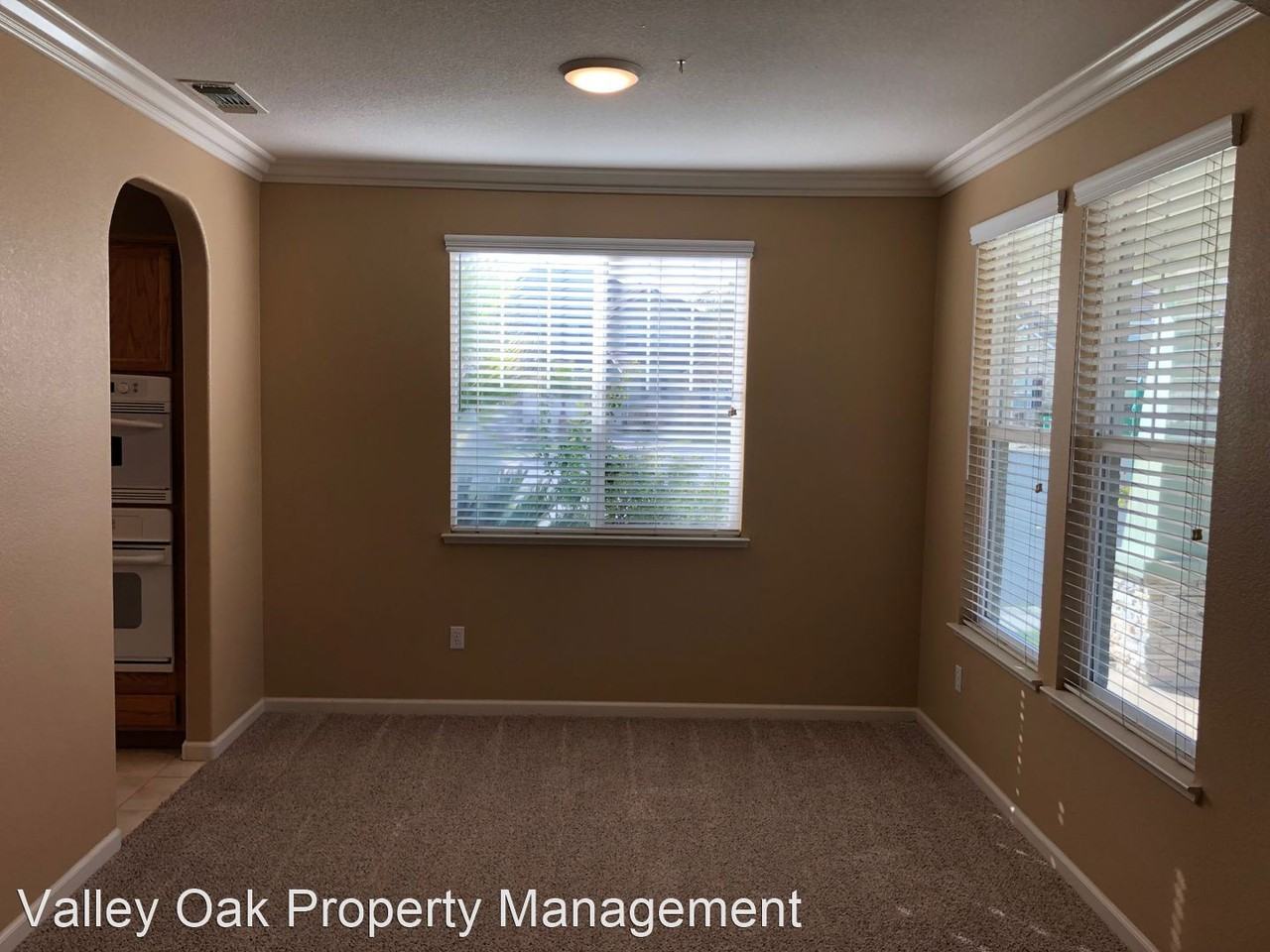 13606 Brook Way - Photo 3 of 14