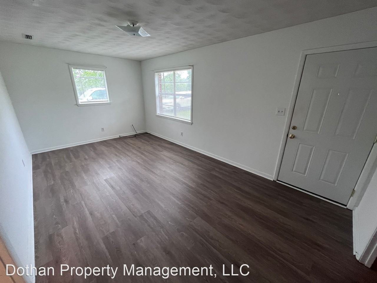 105 Hughes Dr - Photo 2 of 6