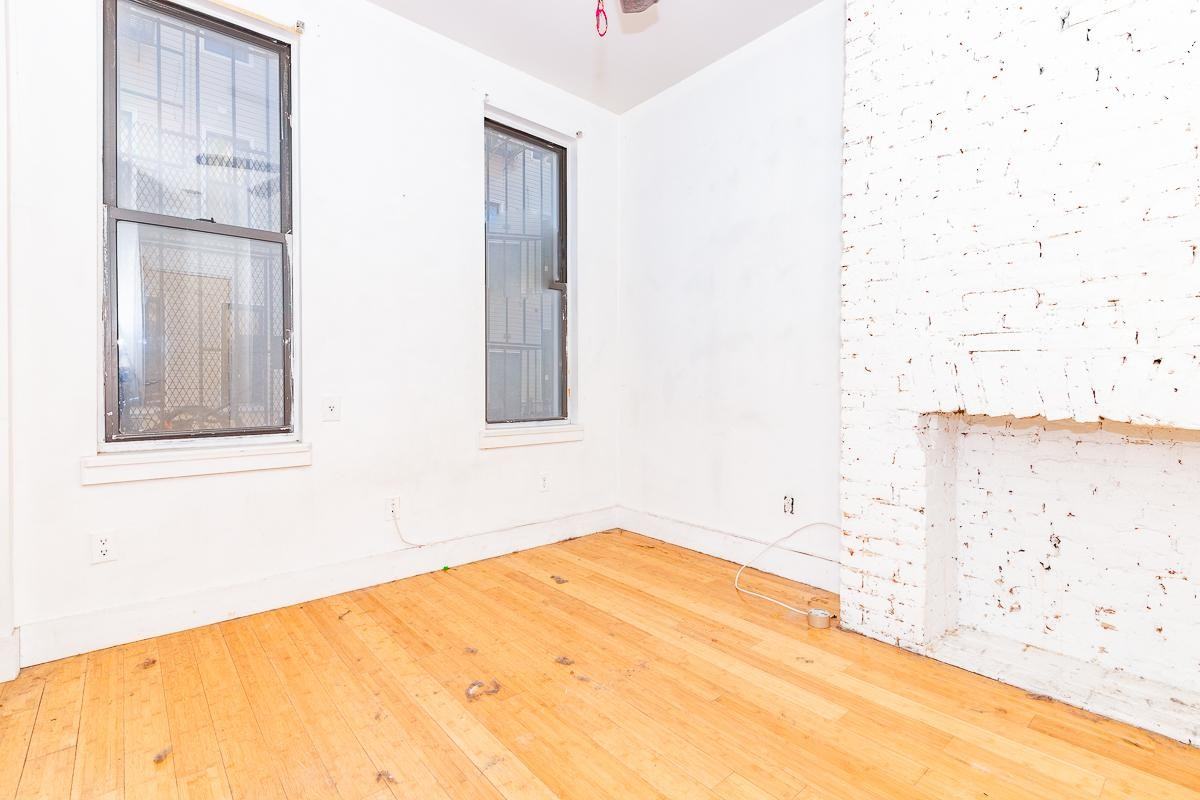 290 Harman St #3RR - Photo 4 of 8