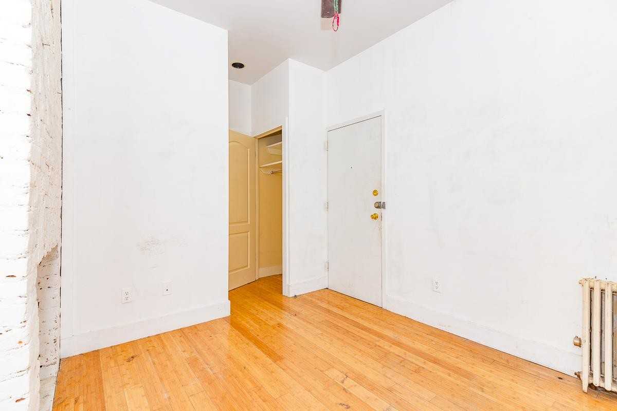290 Harman St #3RR - Photo 5 of 8