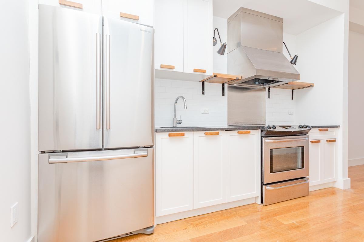 5527 Myrtle Ave #203 - Photo 2 of 7