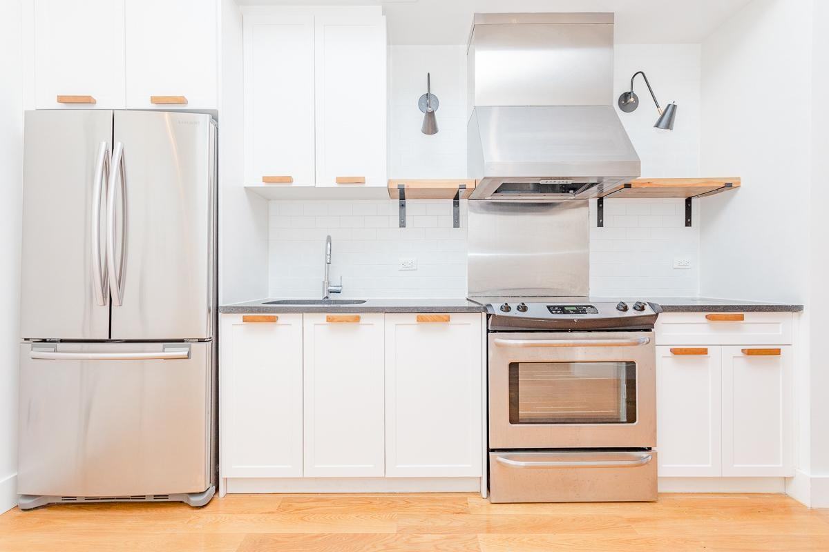5527 Myrtle Ave #203 - Photo 4 of 7