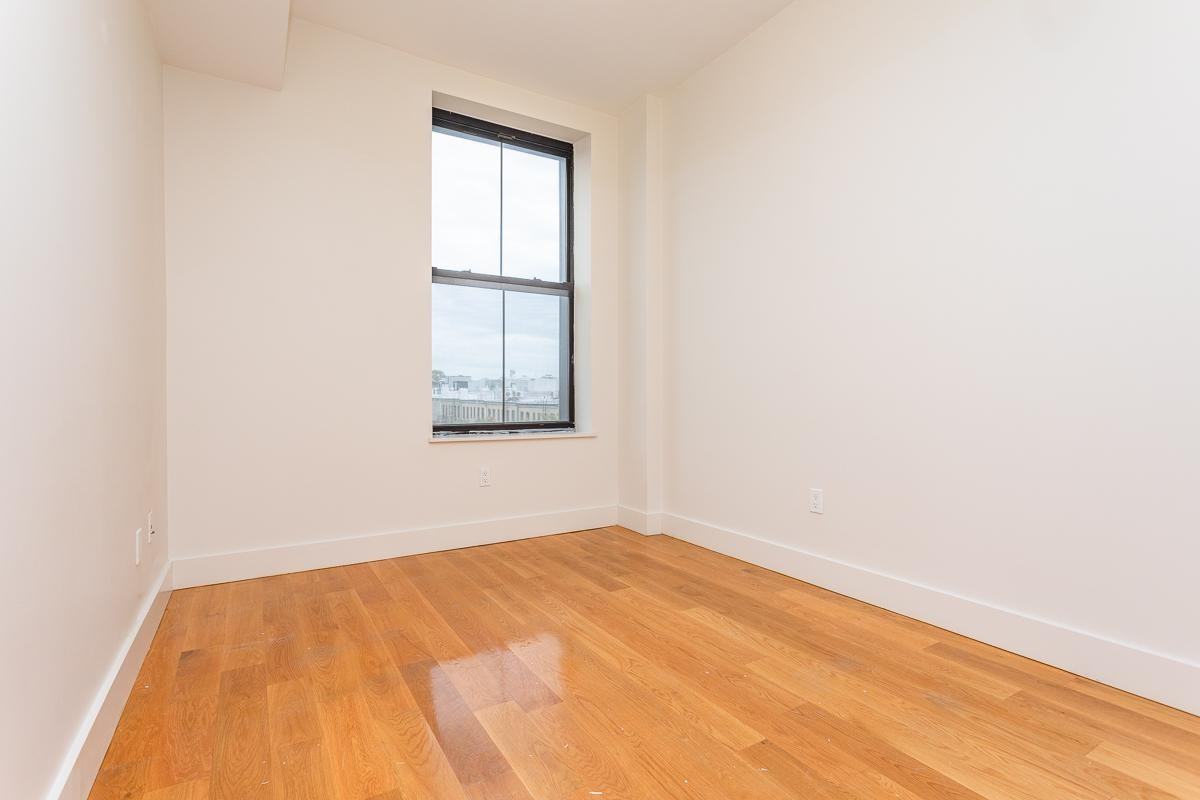 5527 Myrtle Ave #203 - Photo 7 of 7