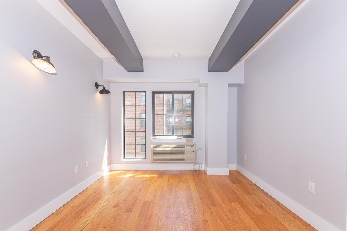 186 Lenox Rd #6L - Photo 5 of 11