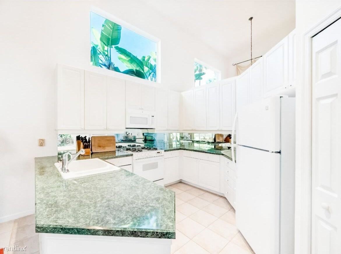 324 Sunset Bay Ln - Photo 2 of 7