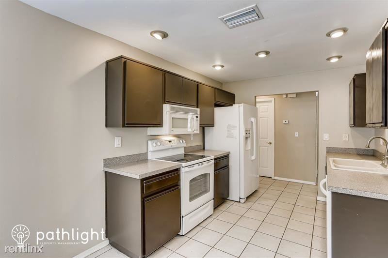 23437 Shining Star Dr - Photo 2 of 12