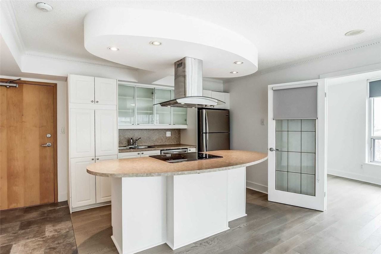 550 Queens Quay West #709