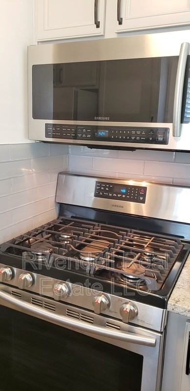 4524 S Pearl St - Photo 3 of 15