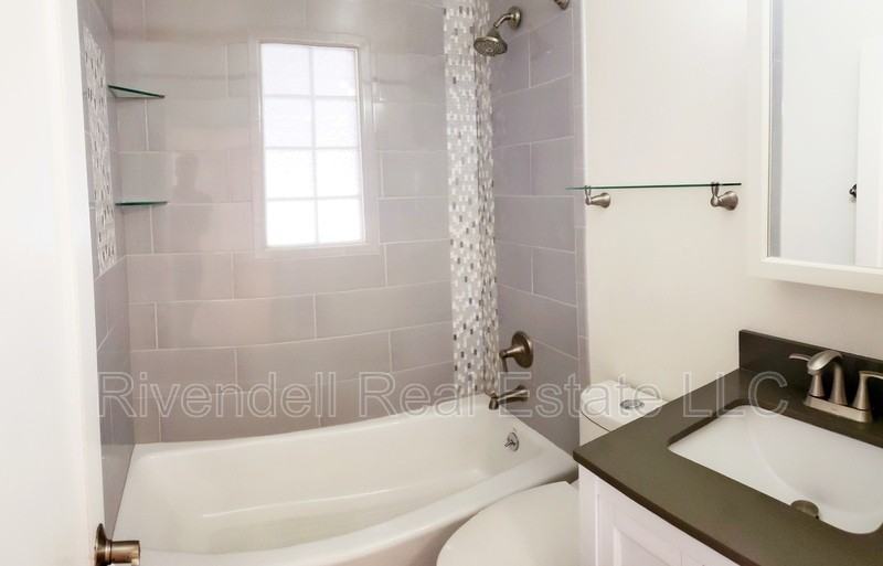 4524 S Pearl St - Photo 6 of 15