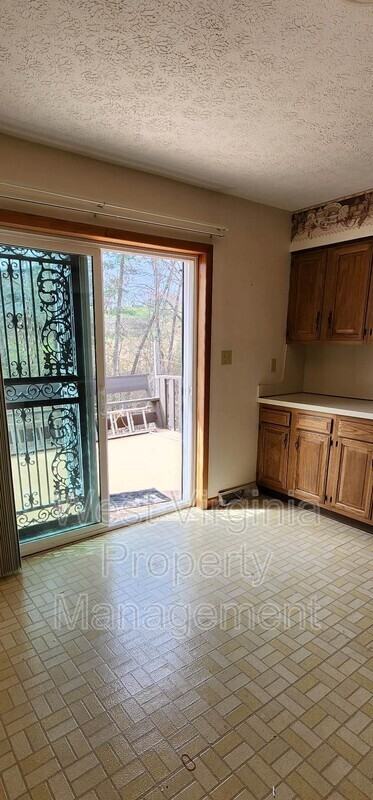 114 Junction St - Photo 3 of 24