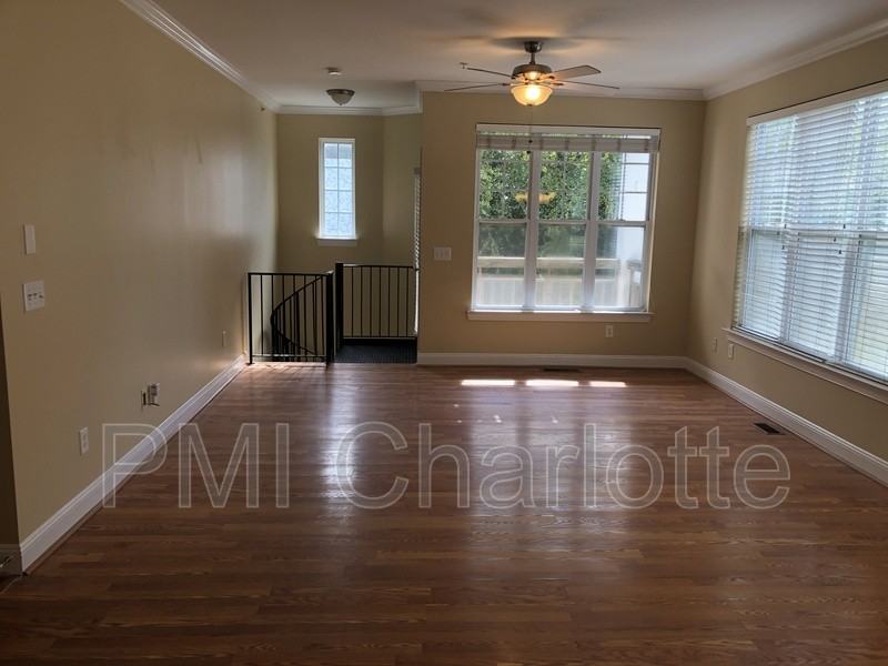 6710 Mallard Park Dr #8 - Photo 4 of 17