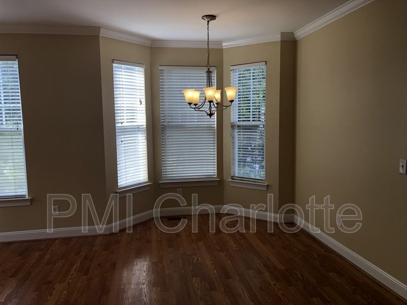6710 Mallard Park Dr #8 - Photo 5 of 17