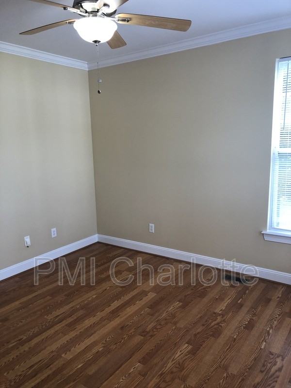 6710 Mallard Park Dr #8 - Photo 7 of 17