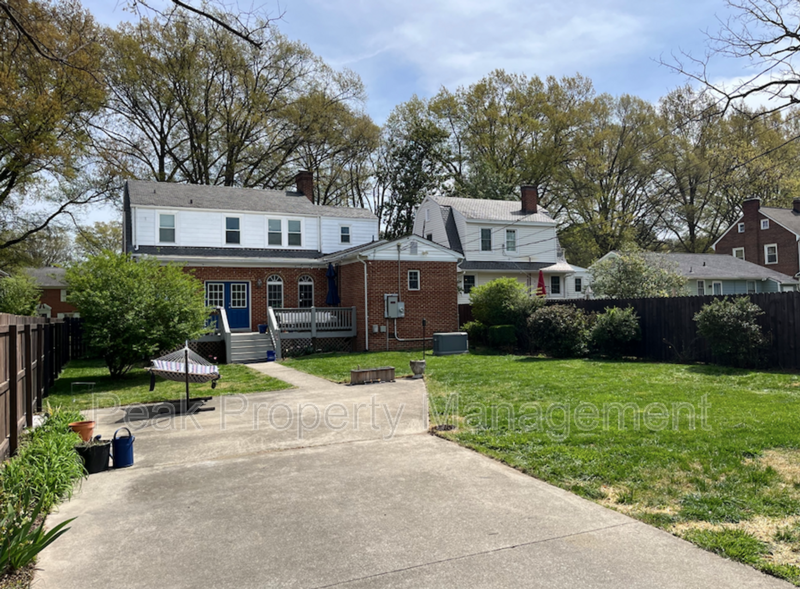 3514 Montrose Ave - Photo 4 of 15