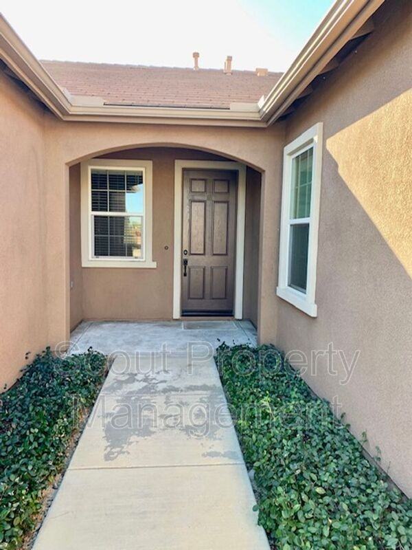 33959 Galleron St - Photo 2 of 49