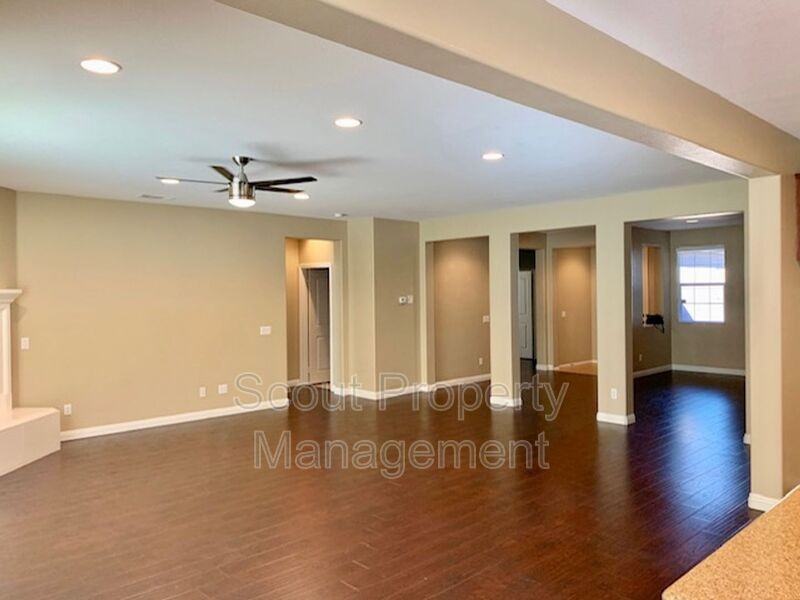 33959 Galleron St - Photo 3 of 49