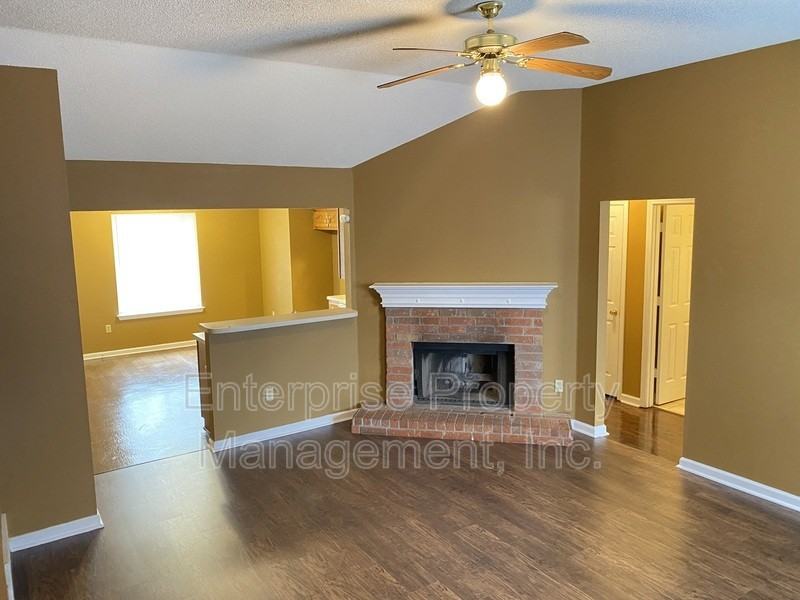 6496 Amberwood Cv - Photo 4 of 28