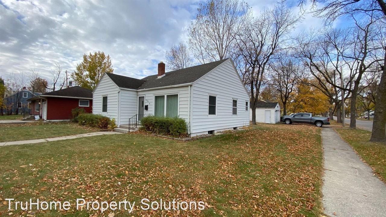 525 N 25th St - Photo 2 of 28