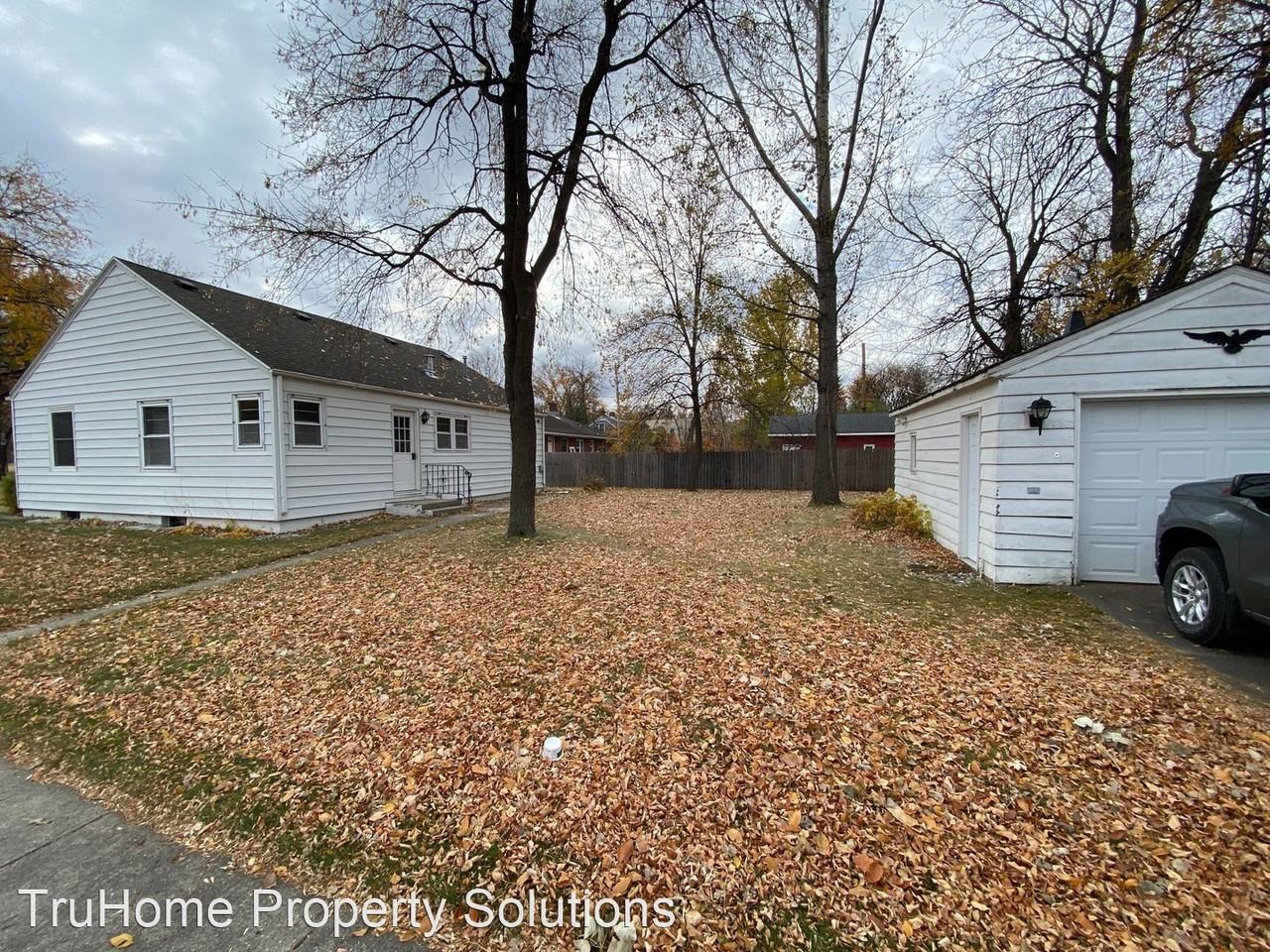 525 N 25th St - Photo 3 of 28