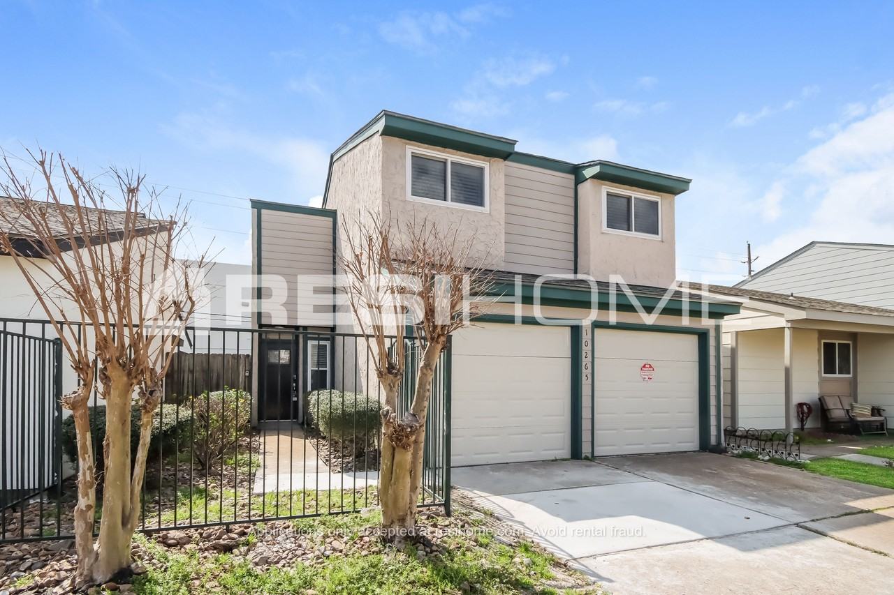 10265 Colony Ct - Photo 3 of 24