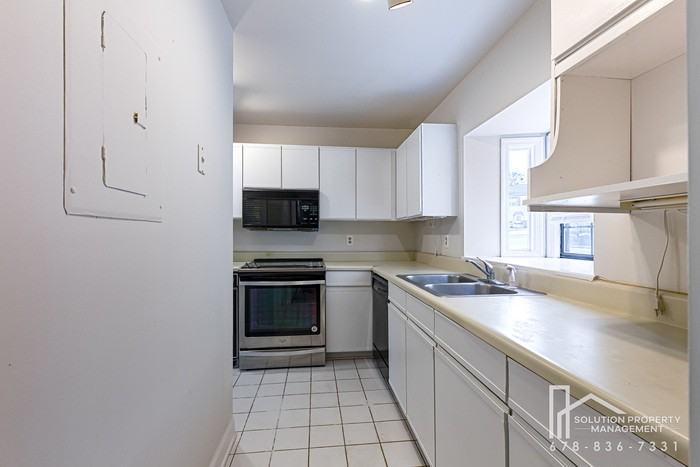 1769 Defoor Ave Nw #B - Photo 3 of 31