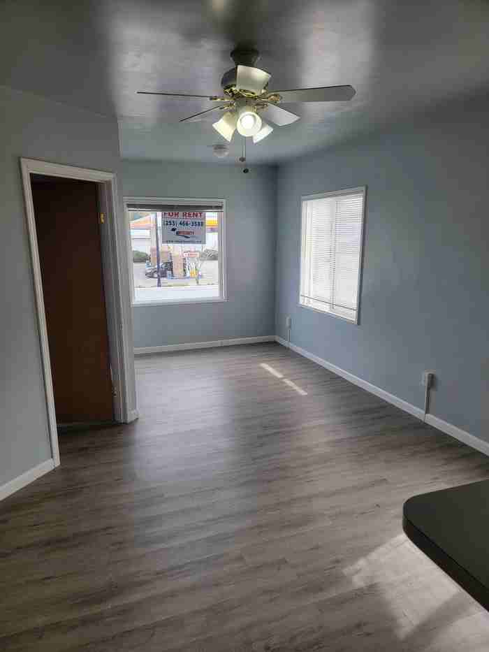 2316 Meridian Ave E #C - Photo 3 of 8