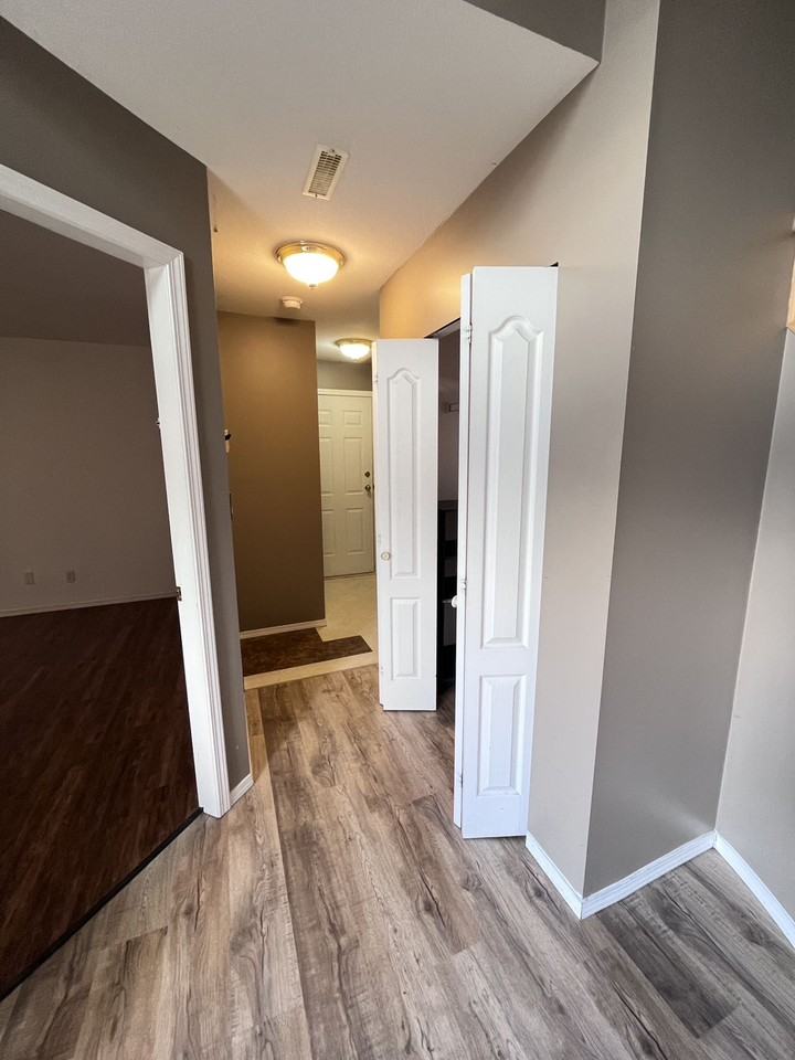 2809 Blackham Drive - Photo 2 of 20