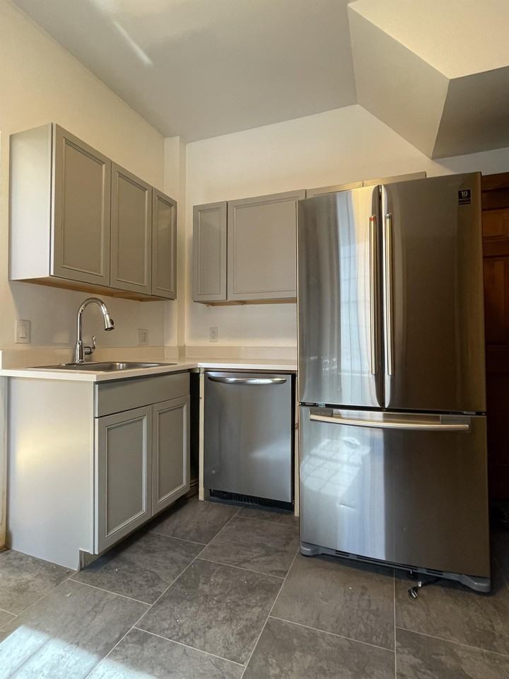 13 W 33rd St #0 - Photo 7 of 21