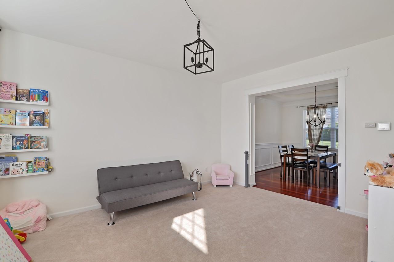 P&I-20 East Darby Circle #1 - Photo 5 of 38