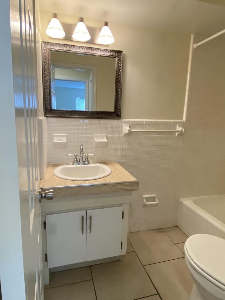 106 S Fredrica Ave #106 - Photo 3 of 22