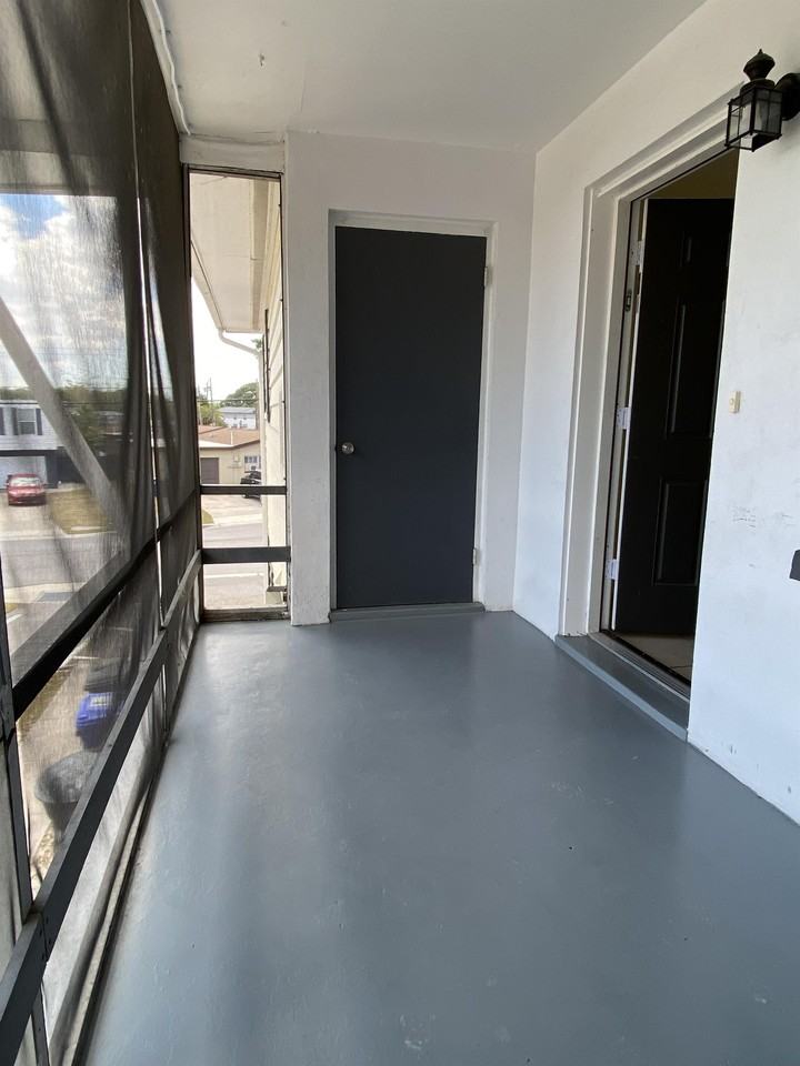 106 S Fredrica Ave #106 - Photo 6 of 22