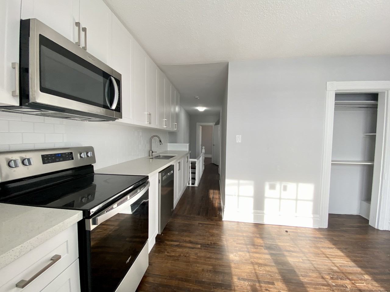 2534 St Clair Ave W - Photo 2 of 36