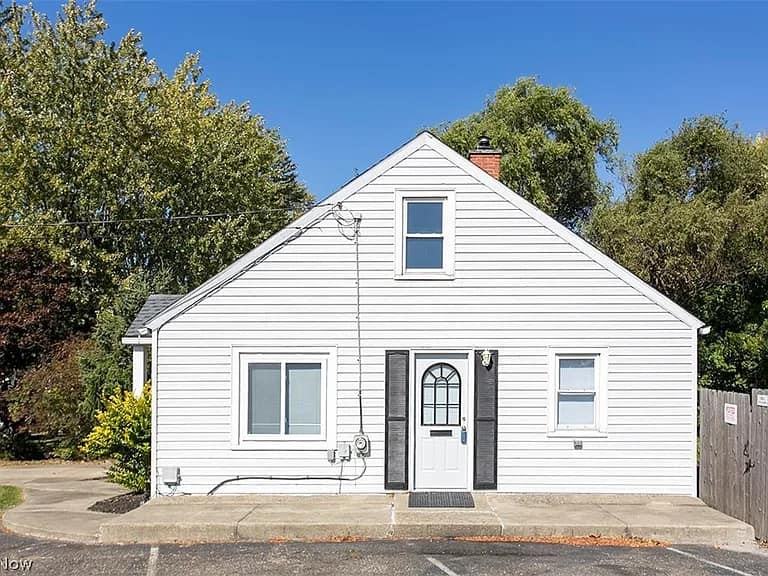 120 Leonard Ave Nw #1 - Photo 2 of 14