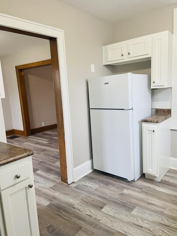 210 S Central Ave #1 - Photo 4 of 26