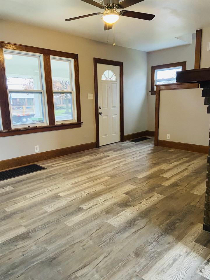 210 S Central Ave #1 - Photo 6 of 26
