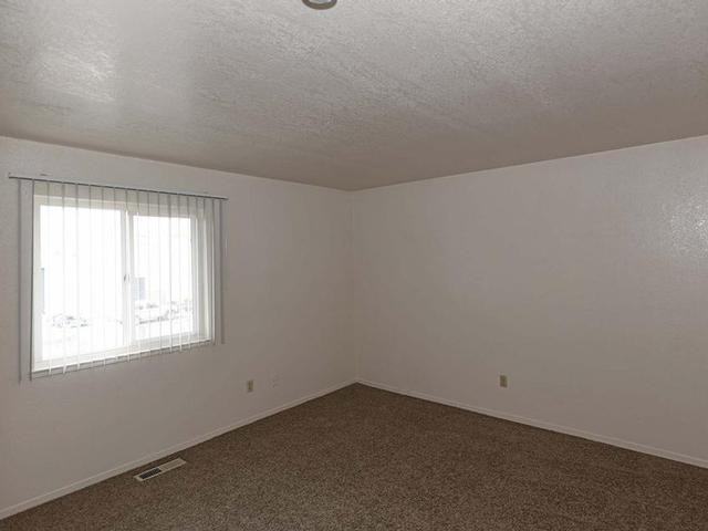 20 College Pkwy