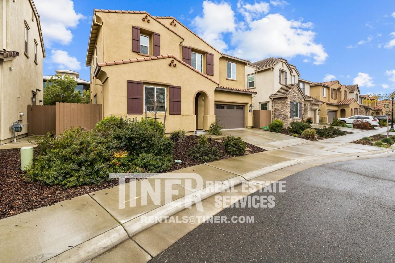 4166 Hydo Lake Way - Photo 6 of 40