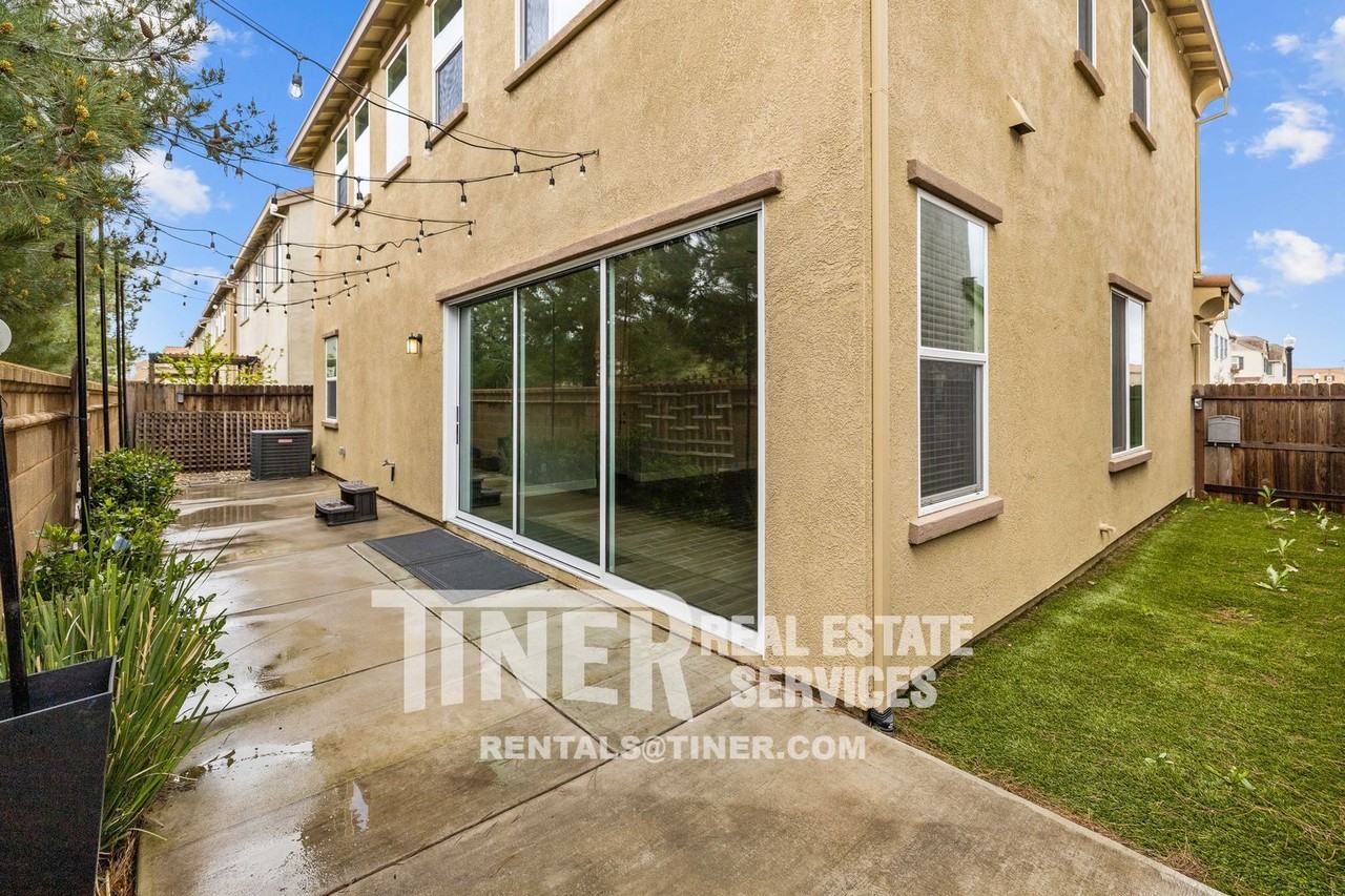 4166 Hydo Lake Way - Photo 7 of 40