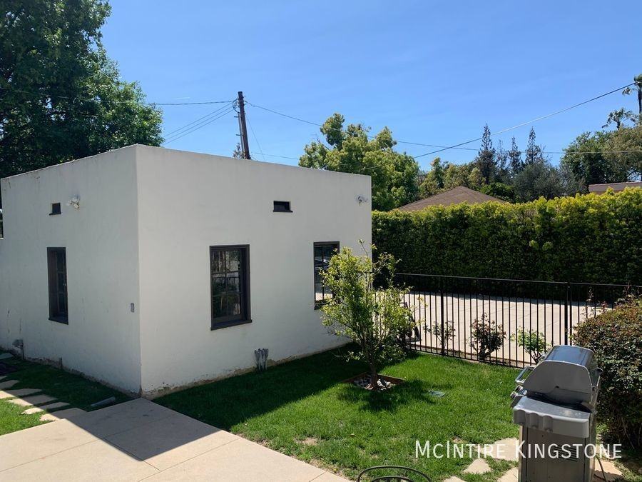 1488 Oakdale St - Photo 3 of 23